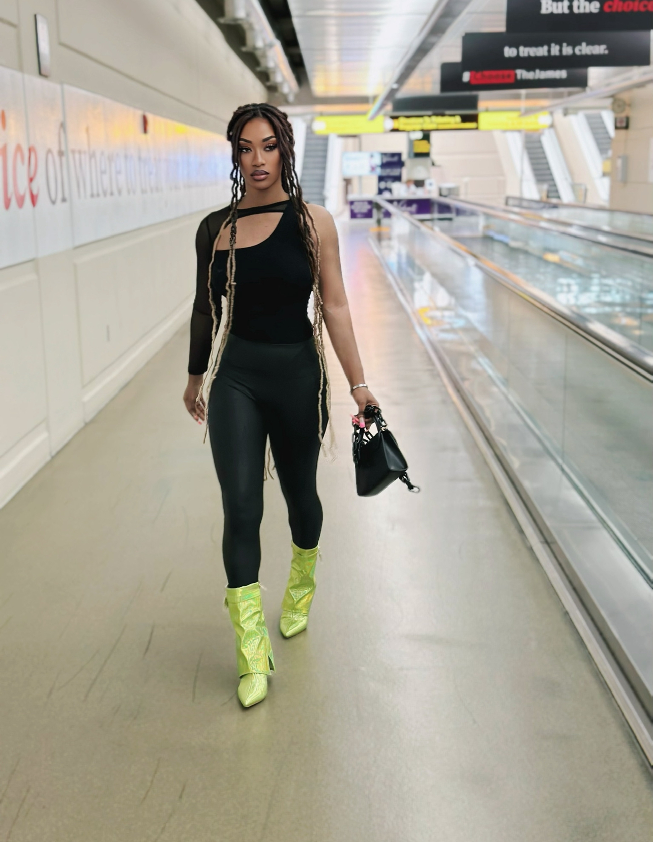 Elizha — airport editorial